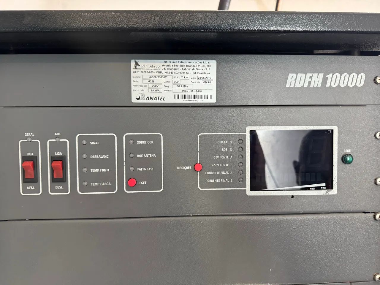 TRANSMISSOR RD FM 10.000W TRANSISTORIZADO DA RF TELAVO 1