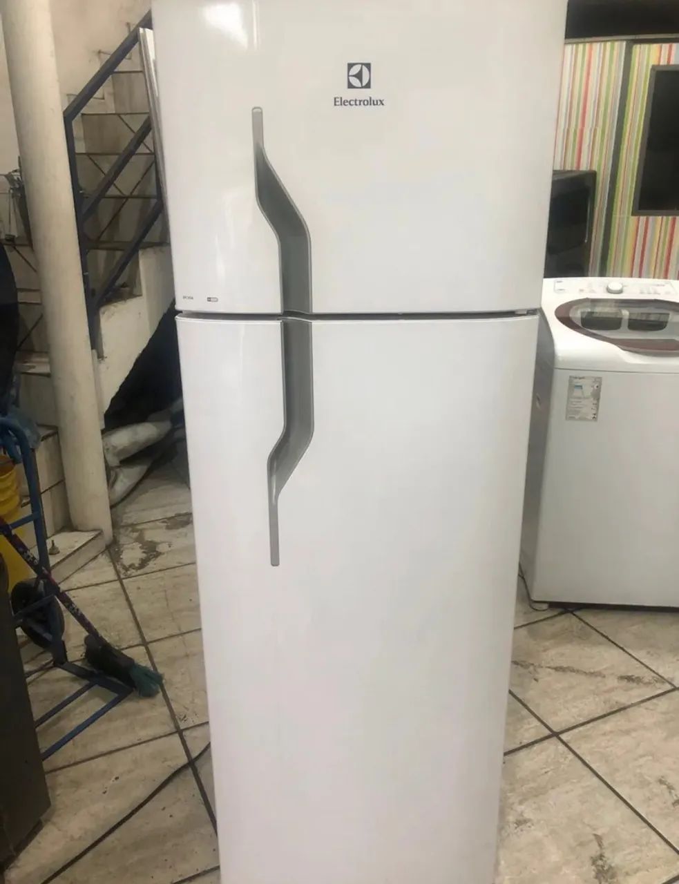 Geladeira Eletrolux funcionando perfeitamente 
