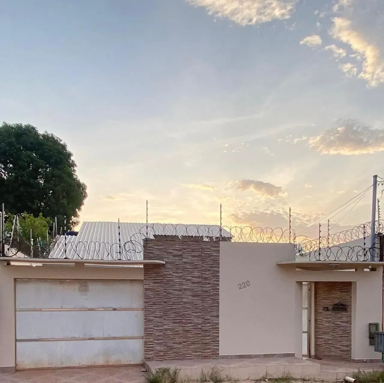 CASA COM PISCINA E 4 QUARTOS NO MARACANÃ - Foto 3