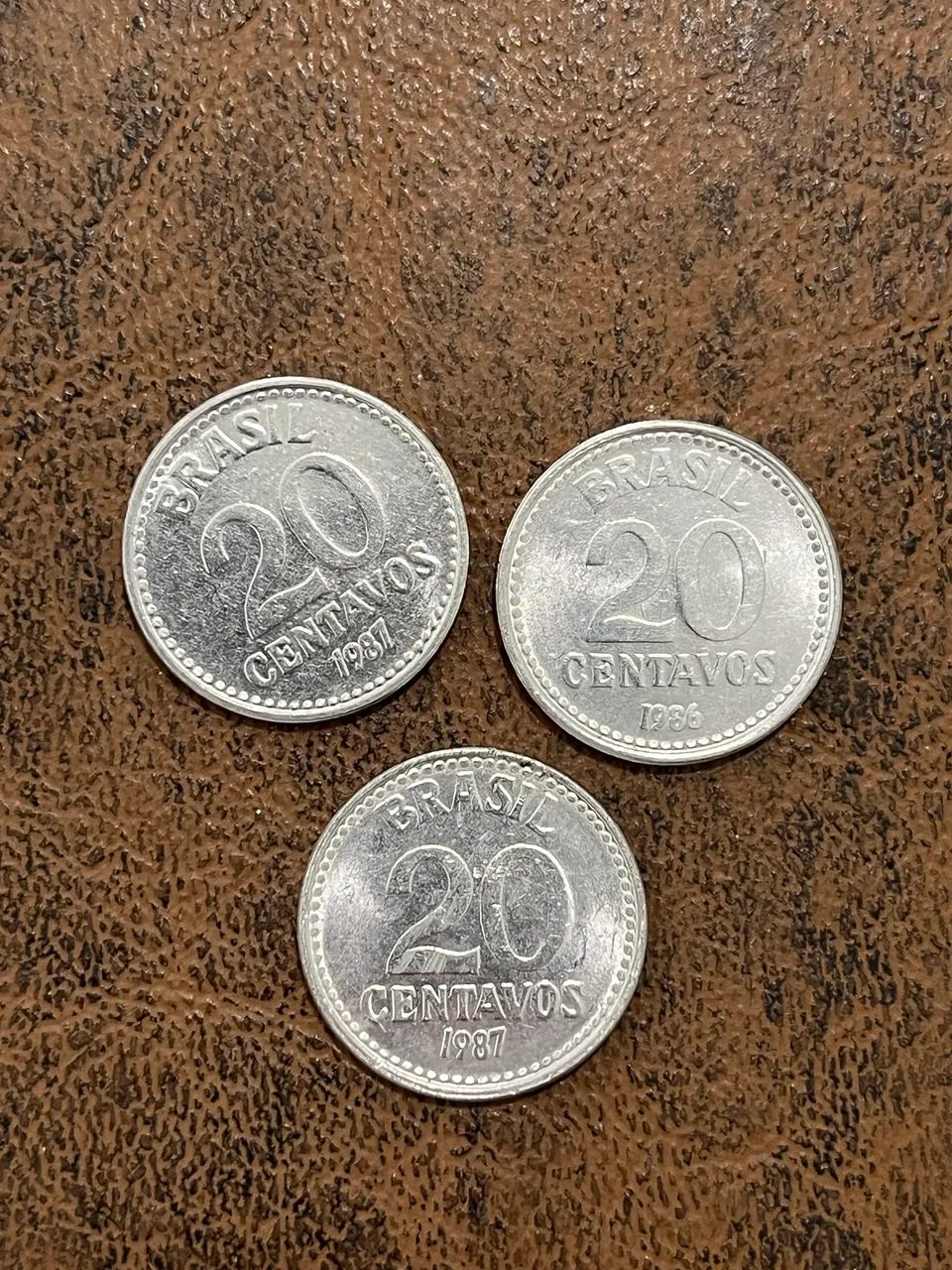 Lote moedas antigas 20 centavos - Foto 2