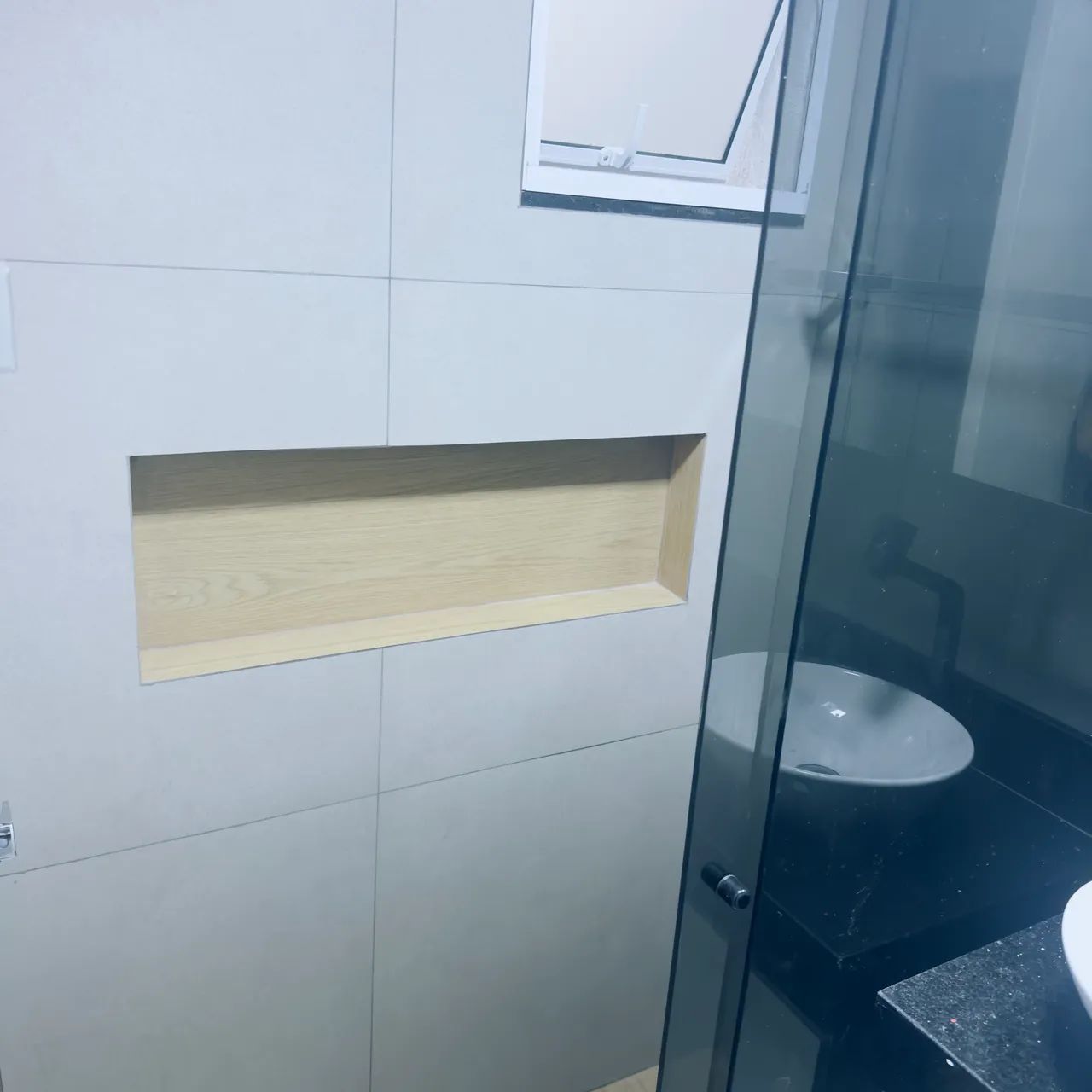Kitnet de Alto Padrão Mobiliada com Ar-Condicionado e 2 Vagas - Foto 2
