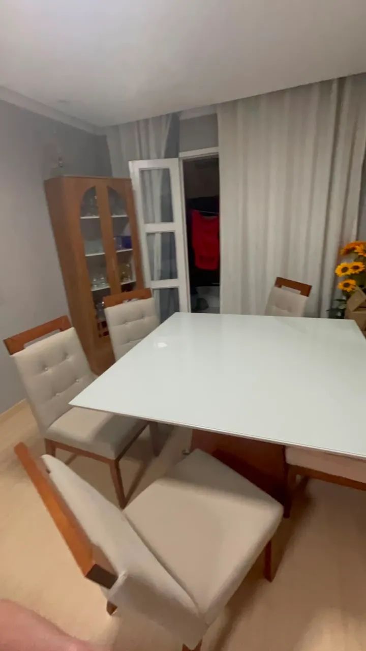 Vende-se mesa com 6 cadeiras - Foto 3