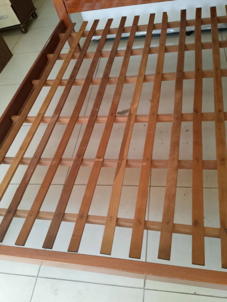 Cama De Madeira com colchão  - Foto 2
