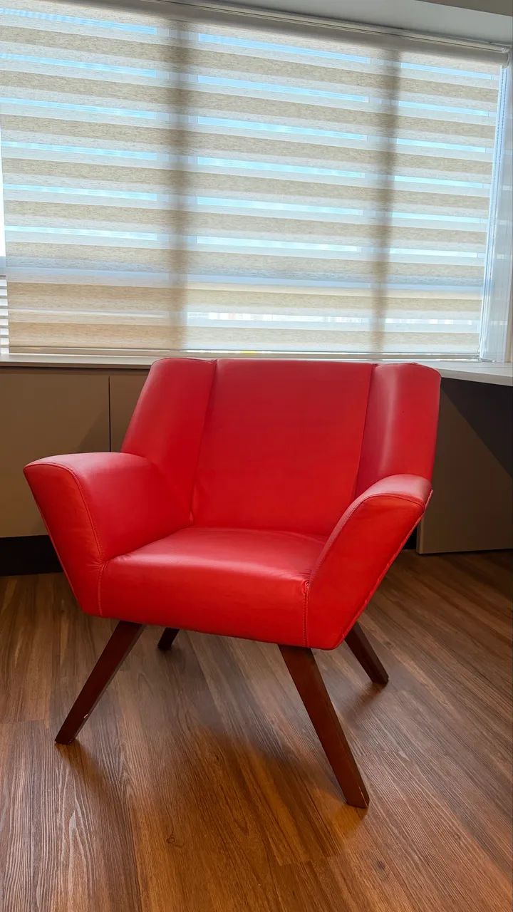DUAS POLTRONAS PERFEITAS POR 400,00