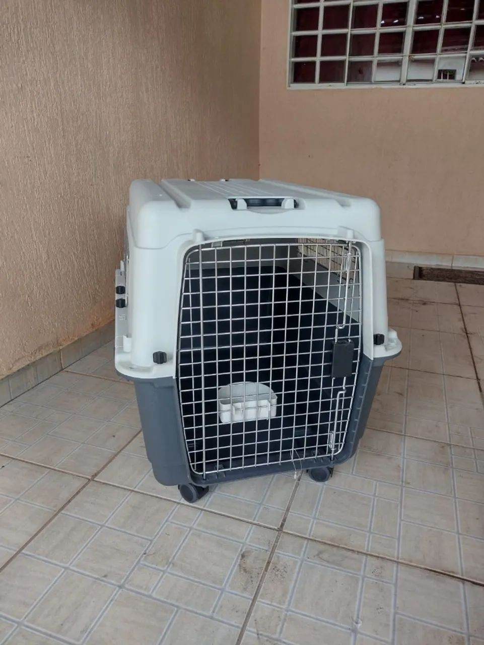 Caixa  de transporte para cachorro de porte médio 