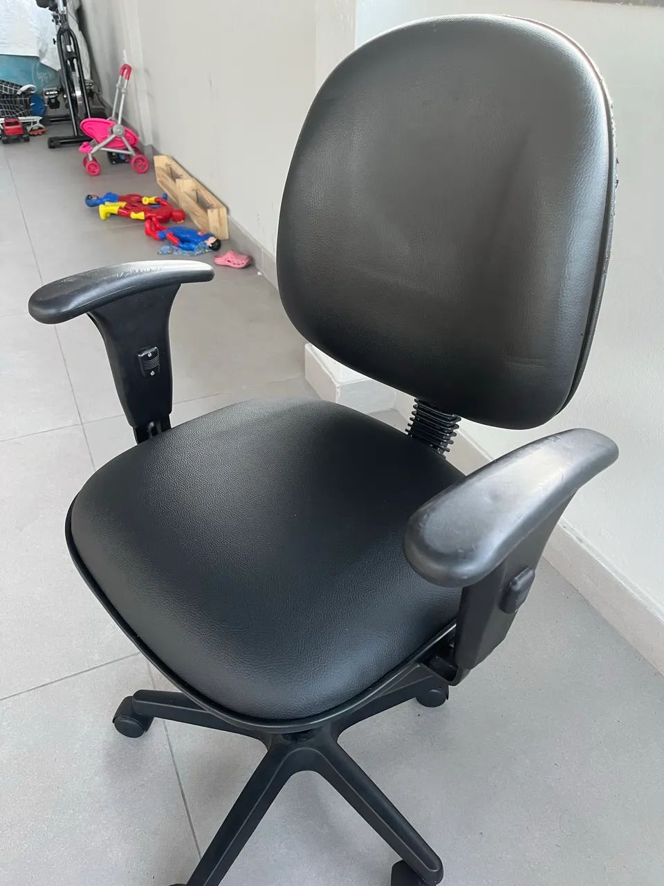 Cadeira escritório flexform com rodinha e apoio de braço - Foto 3
