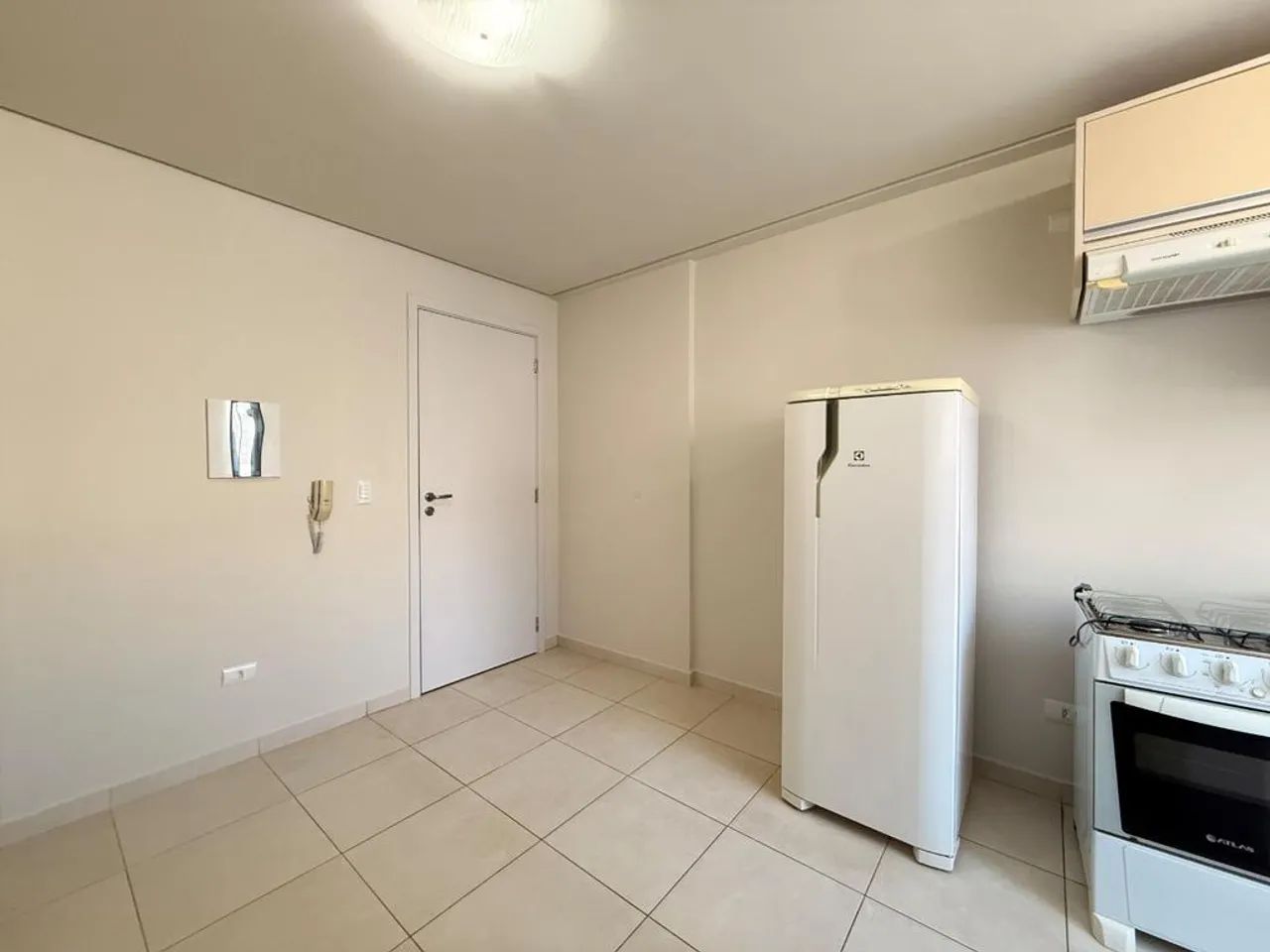 Apartamento para alugar em Maringá, Vila Esperança, com 1 quarto, com 27.44 m² - Foto 3