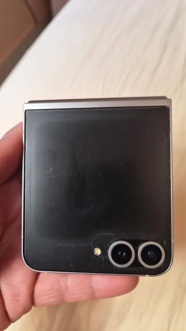 Samsung Galaxy Z Flip6 - Foto 5
