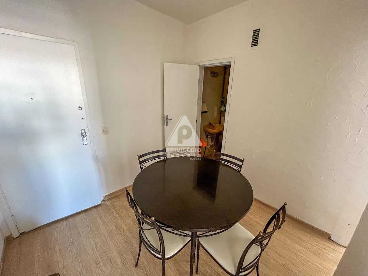 Oportunidade de Negócio: Sala Comercial com Vista para o Mar | Andar Alto | Próxima à Praç - Foto 12