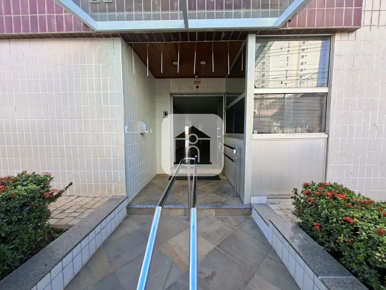 Apartamento para locação e venda no bairro Centro