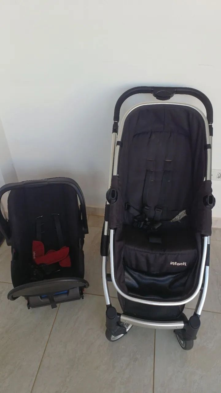Carrinho de bebê com bebê conforto e berço - Foto 3
