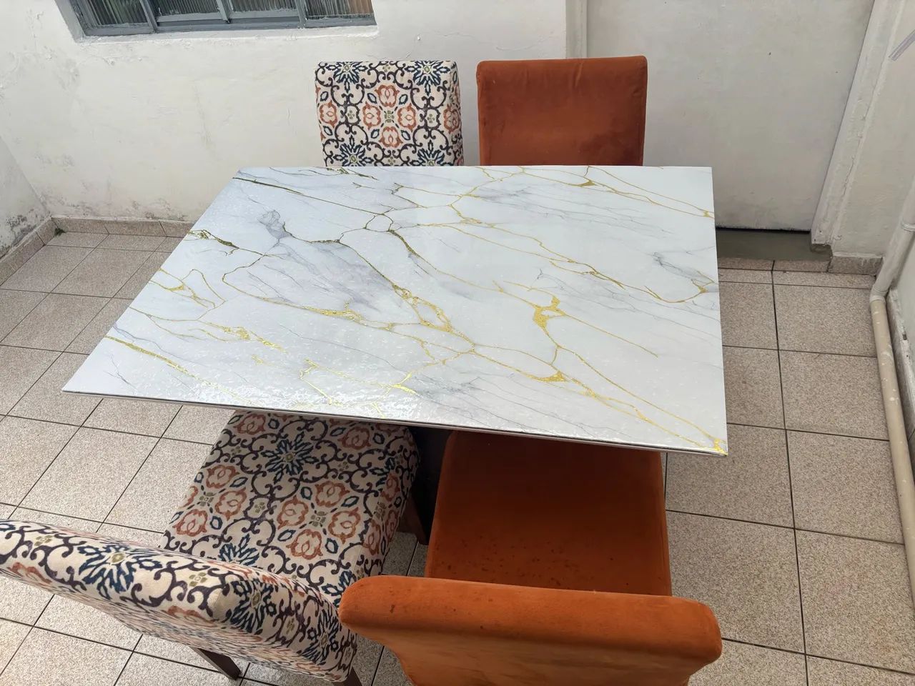 Mesa 0,90 X 1.20 m com 4 cadeiras  - Foto 2