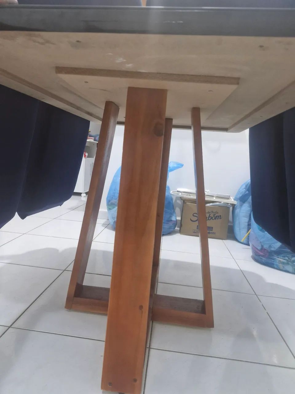 Vende-se mesa de ja tarde 4 cadeiras - Foto 4