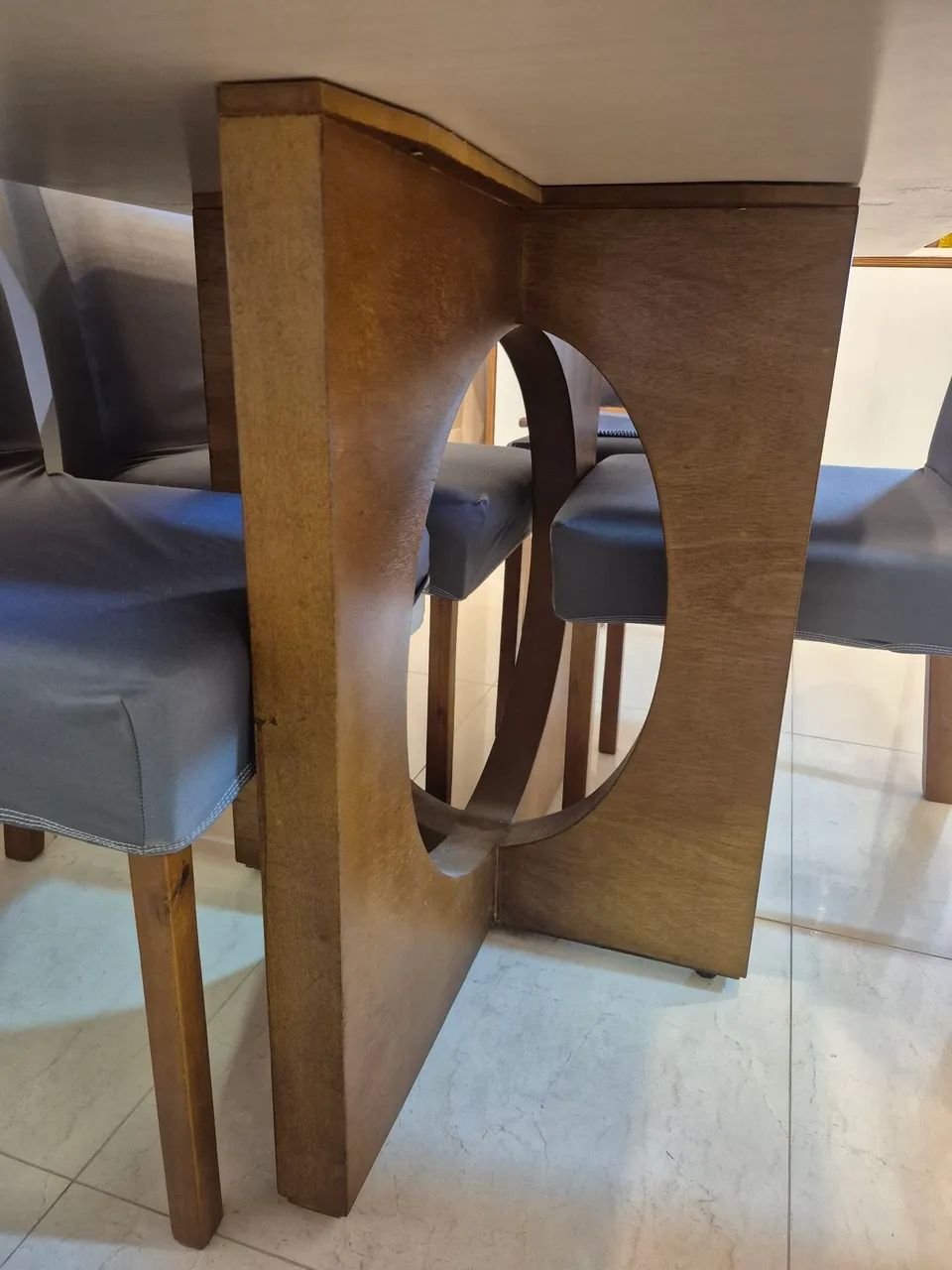 Conjunto Sala de Jantar - Mesa + 6 Cadeiras Estofadas - Foto 3