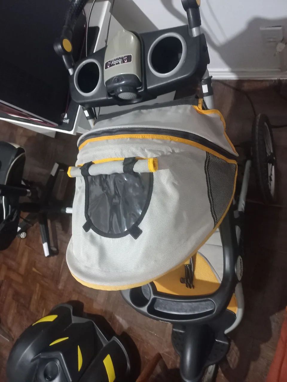 CARRINHO DE BEBÊ JEEP - LINDO E BEM CONSERVADO - Foto 2