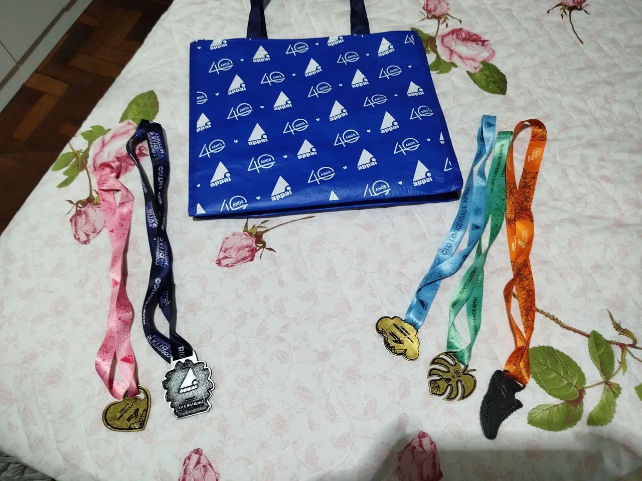 Kit corrida ecobag e 5 medalhas - Foto 2