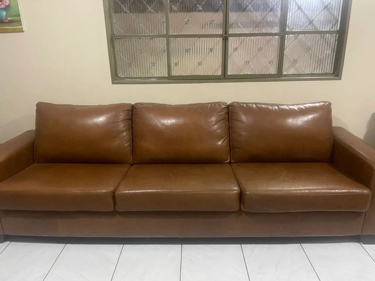 Vendo sofá de couro legítimo- marca Empório do Couro