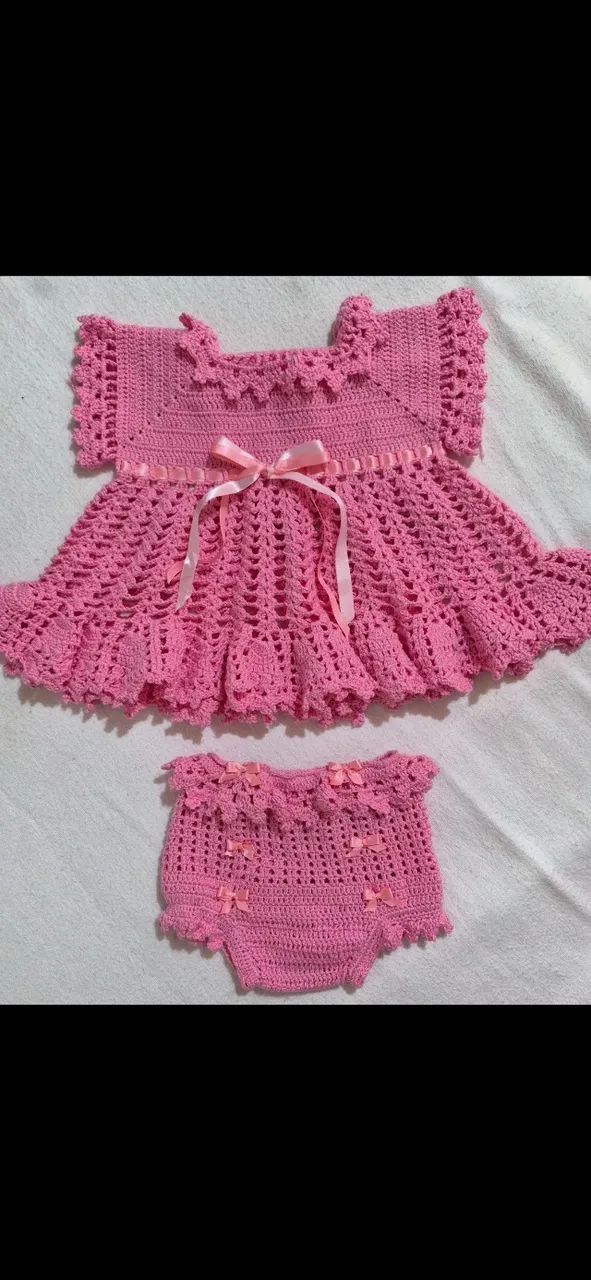 Conjunto em crochê, vestido e calcinha.