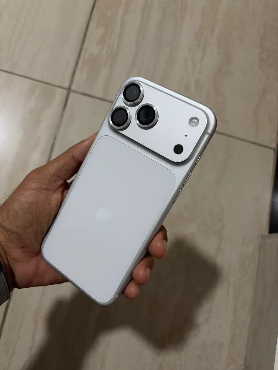 Iphone 17 Pro Max Silver- Oportunidade! - Foto 2