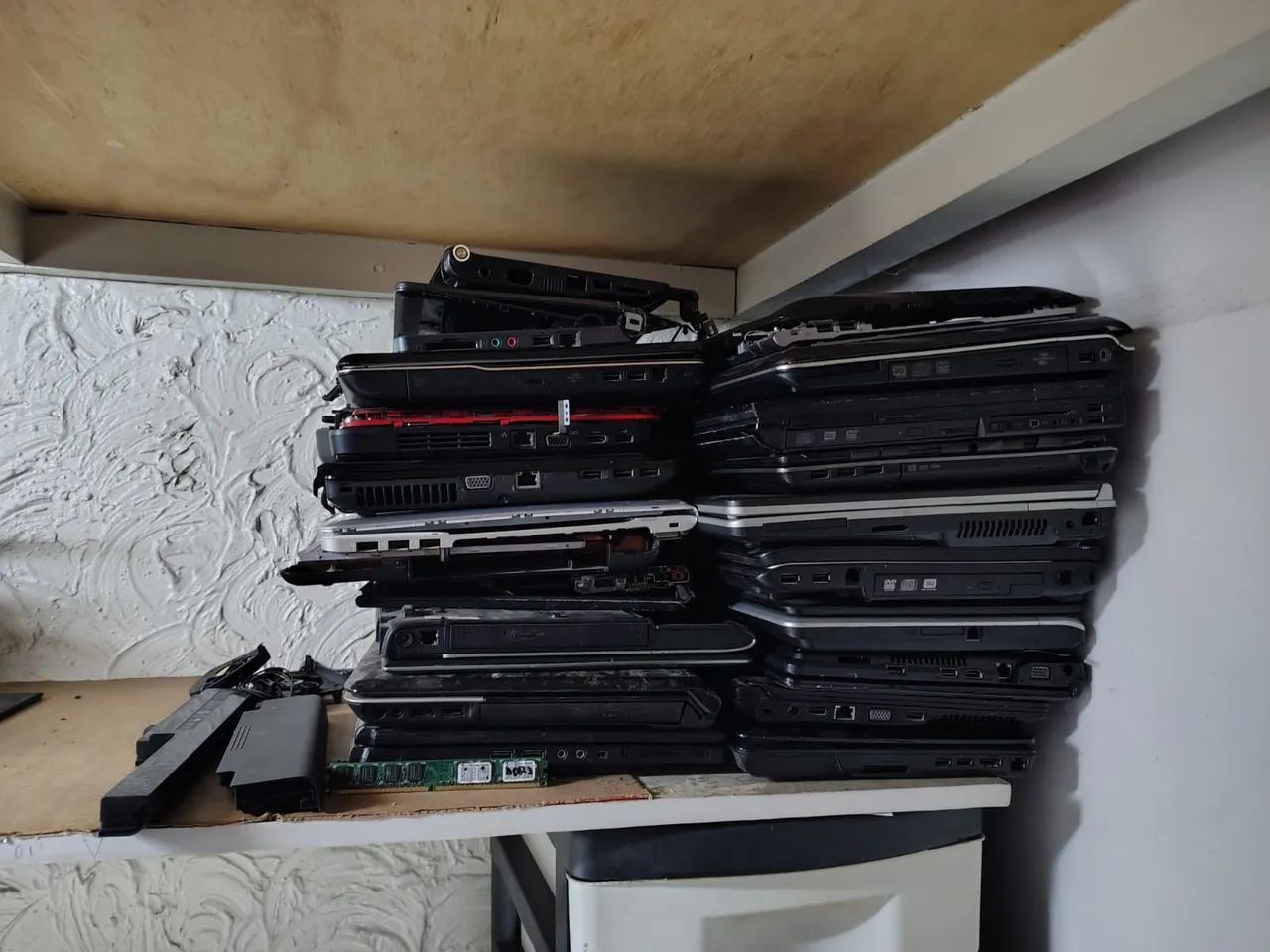 Lote com 20 sucatas de Notebook