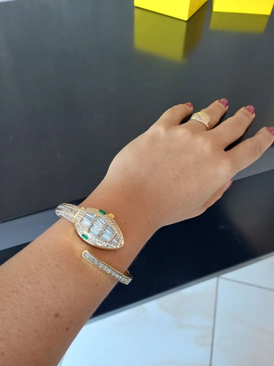 Relógio Bracelete Cobra Cravejado - Foto 4