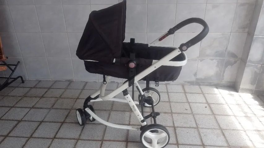 Carrinho de bebê Moisés 