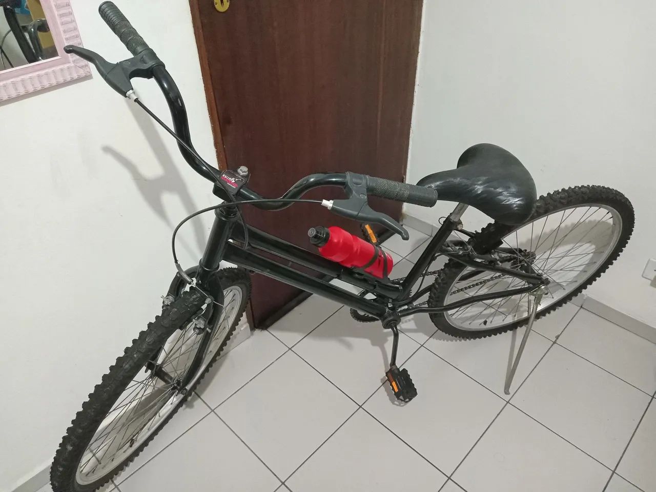 Bicicleta feminina rebaixada preta - Foto 4