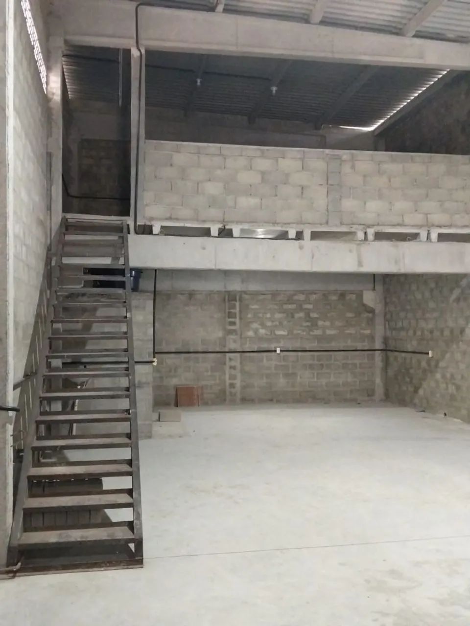 Aluga se galpão com ótima localização  - Foto 3