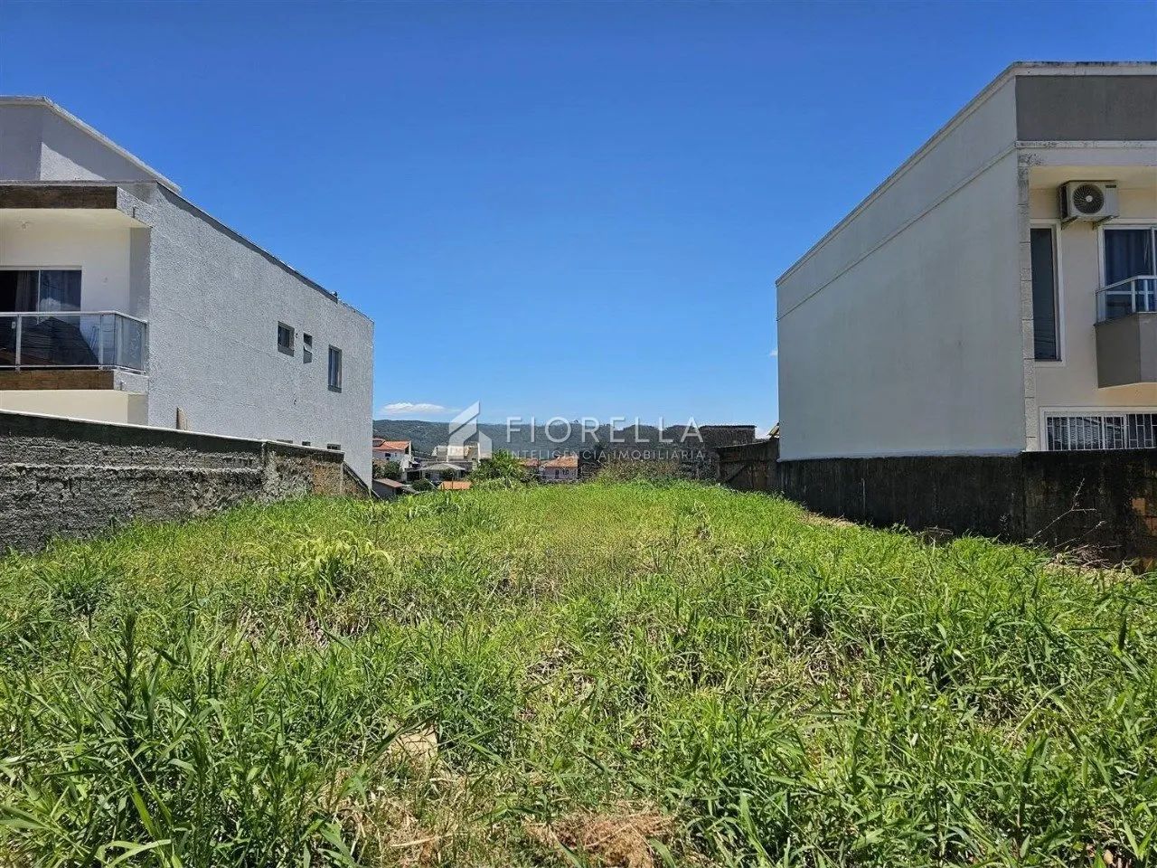 Excelente Terreno com 360m². Bairro Serraria - São José, SC.