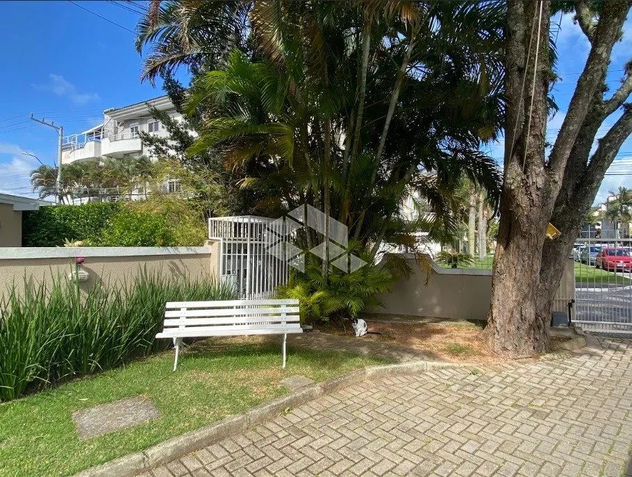 Casa sobrado semimobiliada com 2 quartos/dormitórios no bairro Jurerê, em Florianópolis- S - Foto 2