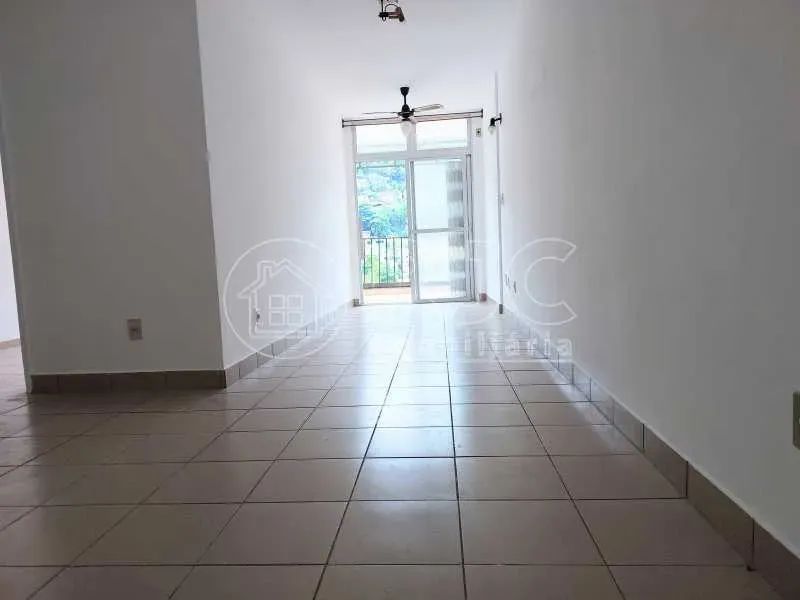 Apartamento quarto/sala , varanda , dependência de empregada e vaga garagem - Foto 3