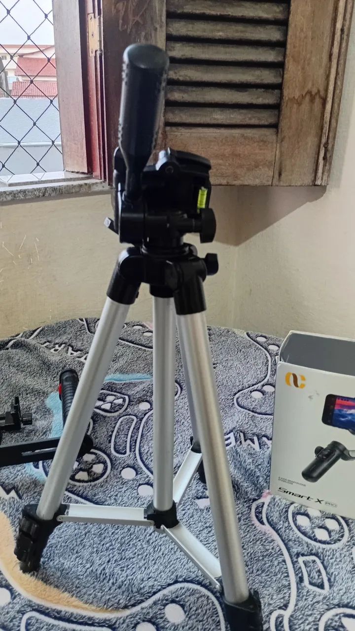 Tripé para câmera e celular  - Foto 2