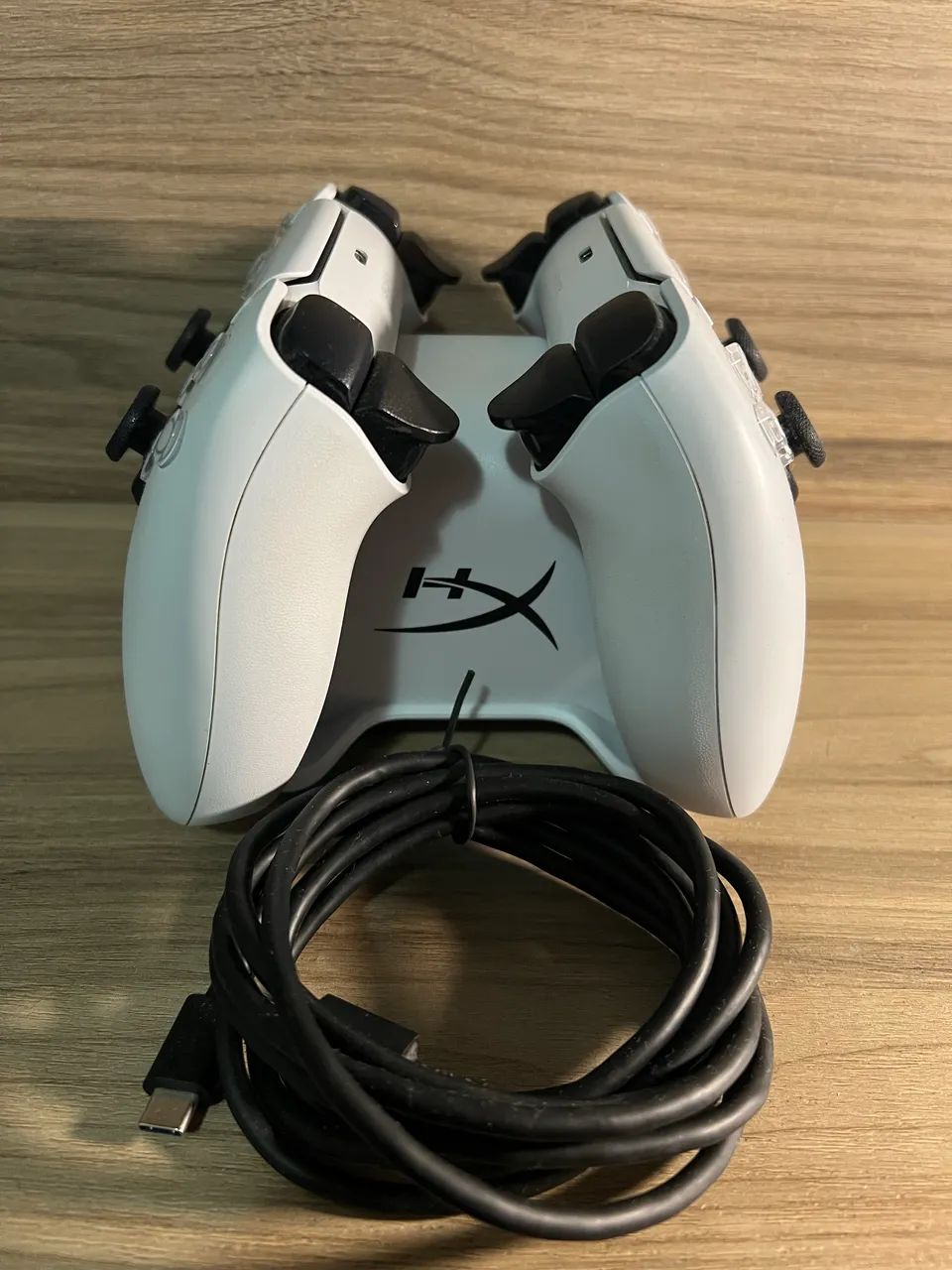 Playstation 5 - Base de carregamento DualSense Hyper X - Foto 2