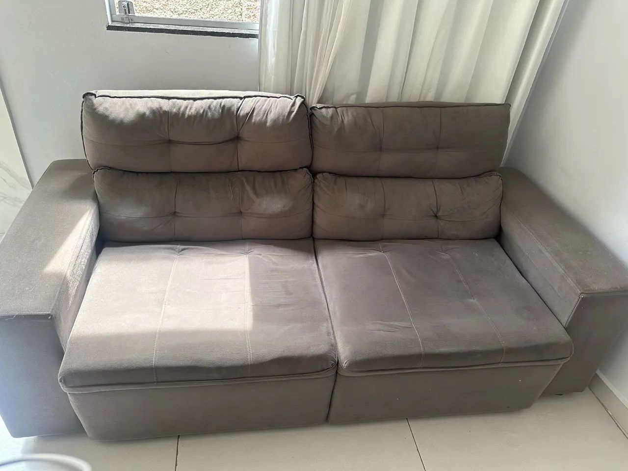 Sofa retratil bem conservado 