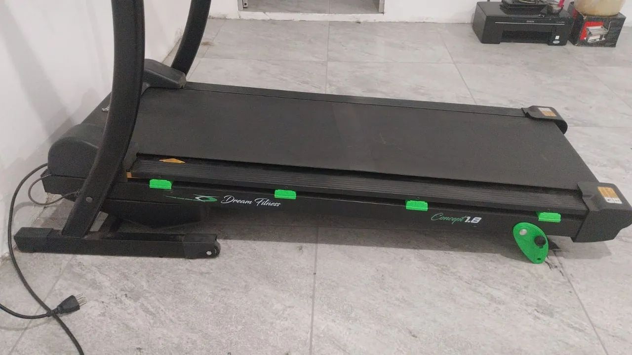Esteira eletrica Dream Fitness Concept 1,8 com inclinação manual para residencial - Foto 5
