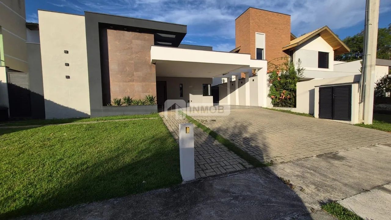 Casa em Condomínio em Quiririm, Taubaté | 3 Dorms, 2 Suítes 1