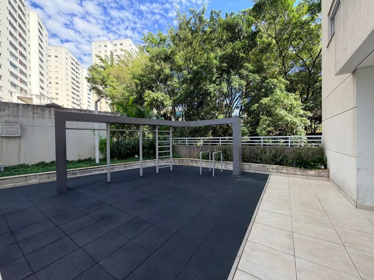 Apartamento para venda em Centro com 2 quartos, sendo 1 suíte, 65m² - Foto 2