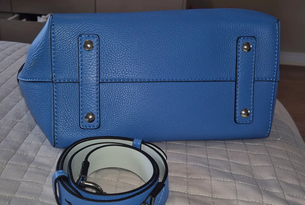 Bolsa Burberry azul com alça longa - Foto 3