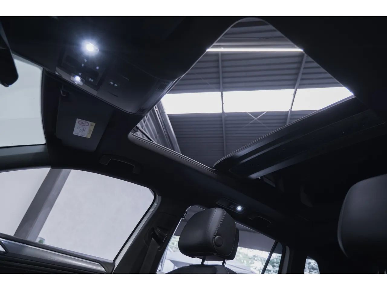 Volkswagen Tiguan Allspac R-Line 350 TSI 2.0 4x4, foto 11 de 15