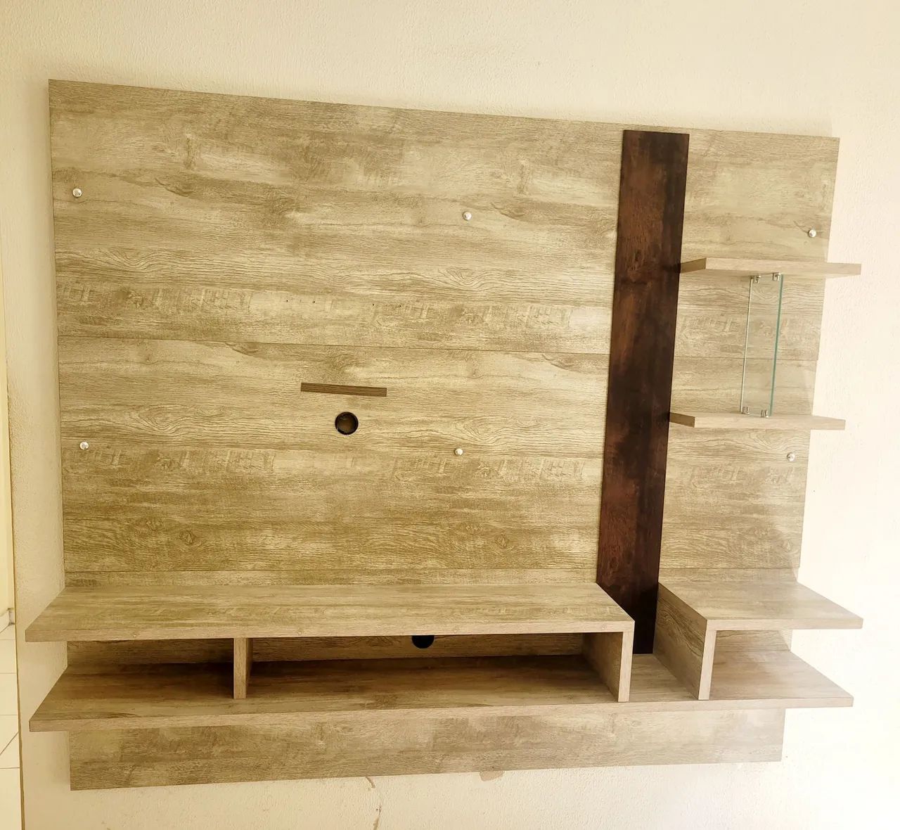 Painel para TV em MDF Amadeirado. - Foto 3