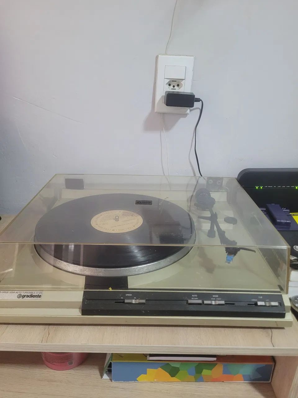 Toca disco e  Receiver com caixinhas