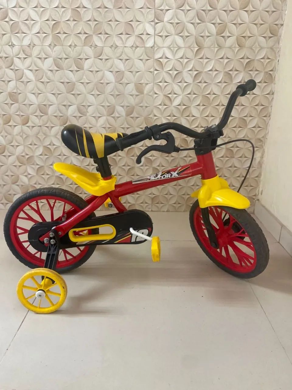 Bicicleta infantil aro 12 - Foto 4