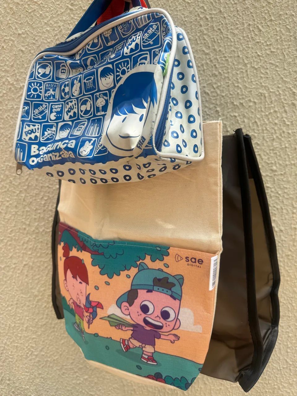 2 bolsas sacolas + 1 necessaire fitta usada  - Foto 3