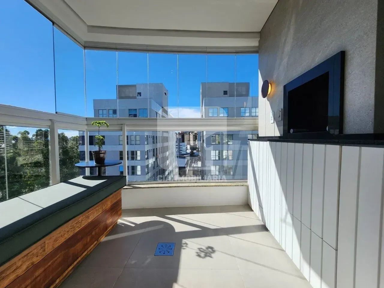 Apartamento com 3 dormitórios no Itacorubi - Foto 2