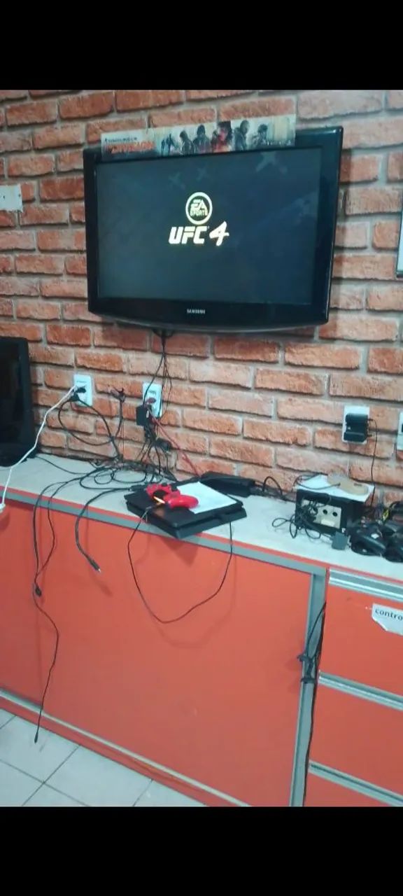 PS4 em estado de novo 