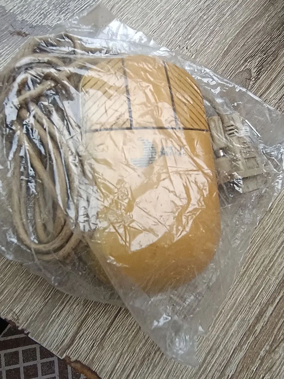 mouse antigo com conexão serial ,de bolinha
