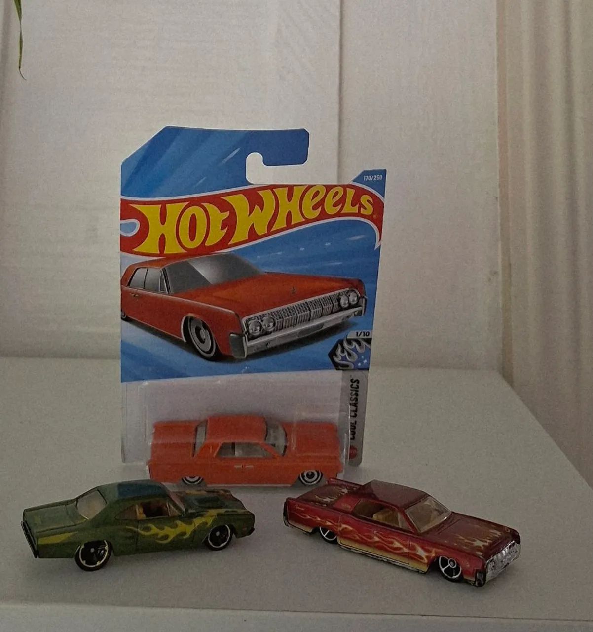 Hotwheels  3 peças (continental e dodge)