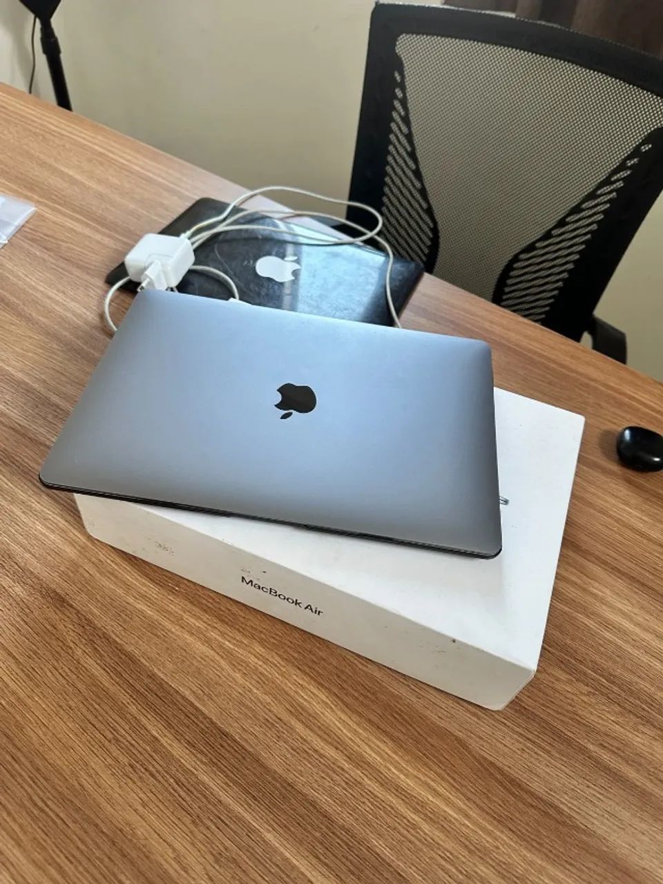 Macbook M1 com caixa, bem novo - Foto 4