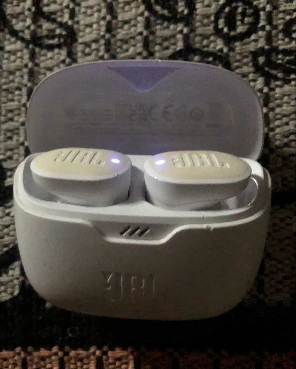 Fone De Ouvido Bluetooth Jbl Tune Buds Branco original  - Foto 2