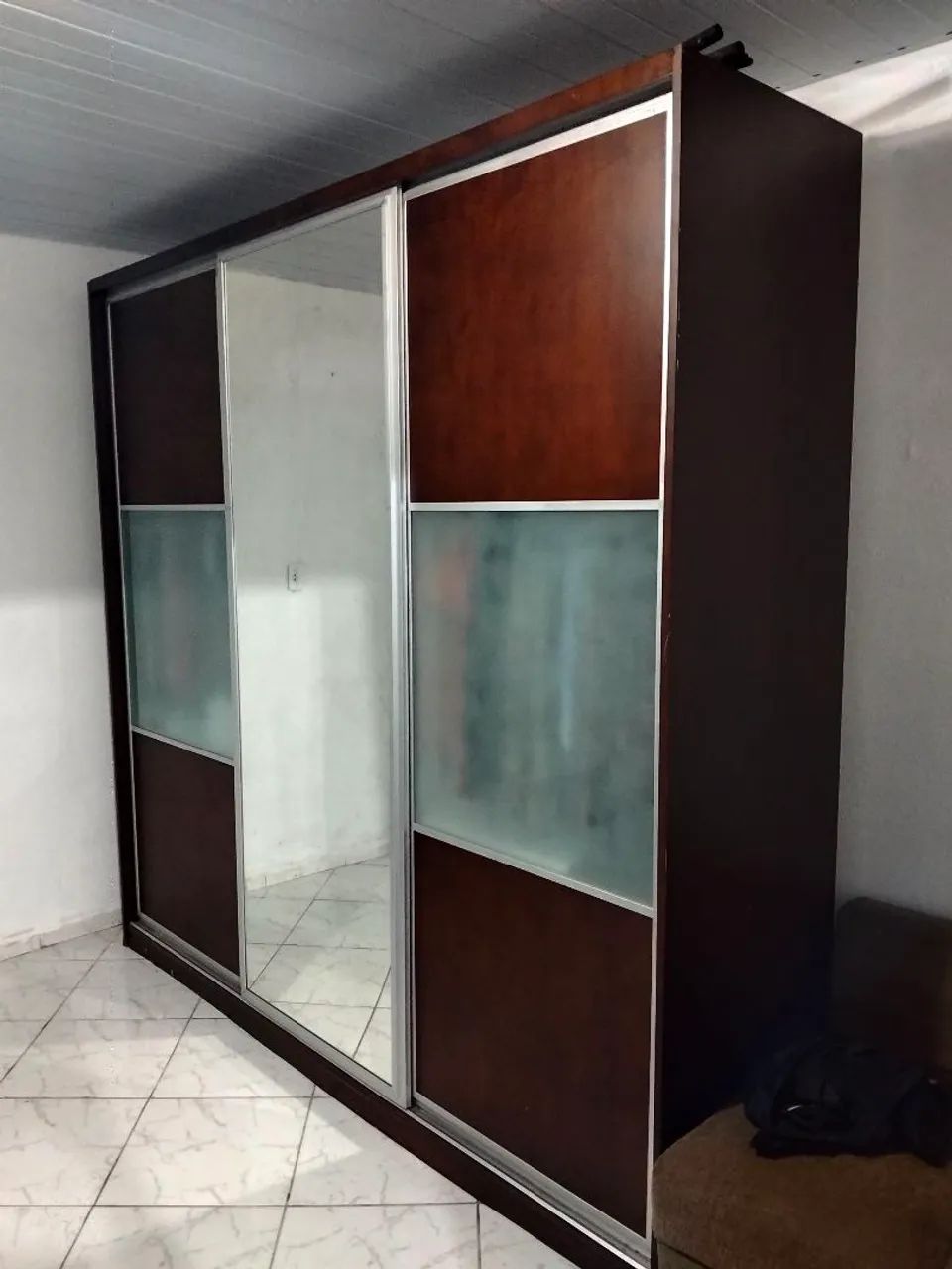 Guarda roupa 3 portas de correr